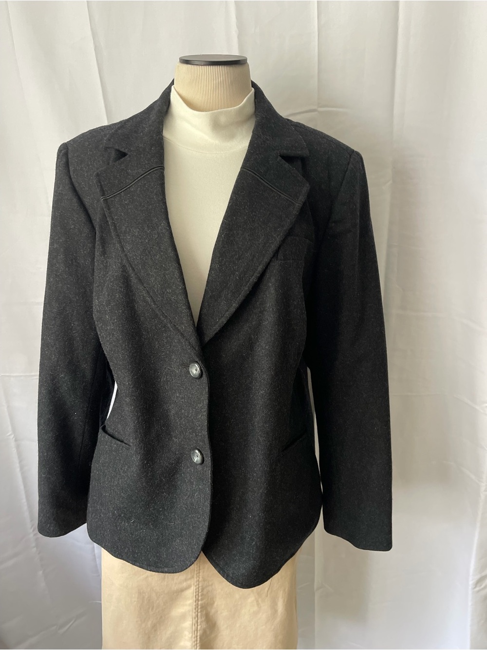 Harve Benard Charcoal Black Tailored Wool-Blend Blazer